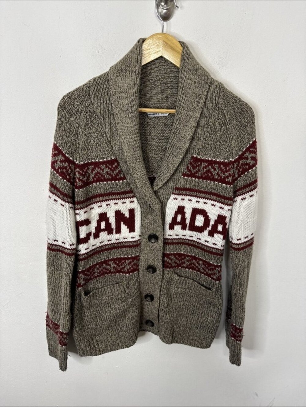 Bluenotes Woman M Canada Print Western Cowichan Cardigan Knit Sweater Aztec